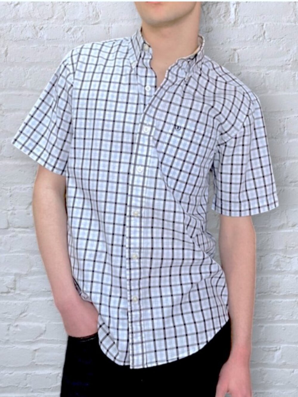 Button-down, short sleeved Shirt from Izod - size Small, Navy & Aqua